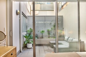 Interior - Sprawling Modern City Pad by Sydney Dreams (Enmore)