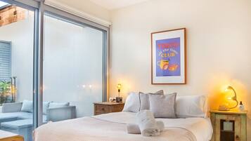 1 bedroom, desk, iron/ironing board, free WiFi