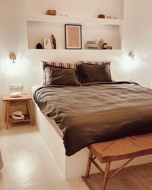 2 habitaciones, escritorio, tabla de planchar con plancha y wifi gratis 