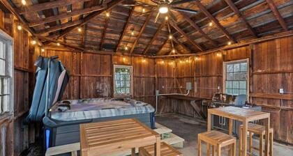 Spacious Home Downtown - Walk to Parks & Shops
