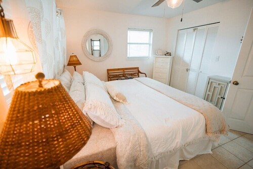 Bay Front w Dock! Hot Tub, Beach across the street