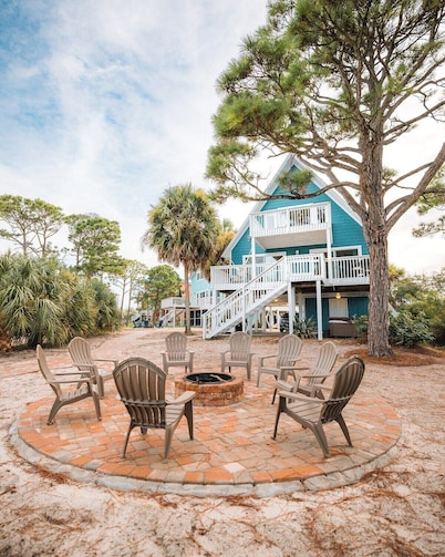 Bay Front w Dock! Hot Tub, Beach across the street