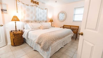 3 bedrooms, WiFi (free), bed sheets