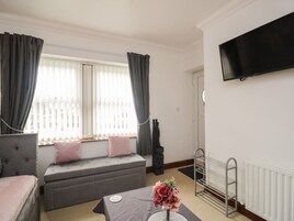 Cottage | Living room | TV