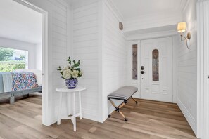 3 habitaciones, escritorio, tabla de planchar con plancha y wifi gratis 