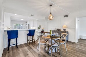 Dining - Downtown Old Naples -- Close to Beach and Shopping (Naples)