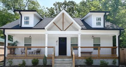 Boho West Villa âą New 3BR âą Hot Tub âą Fire Pit âą Games âą 10 Min to Downtown