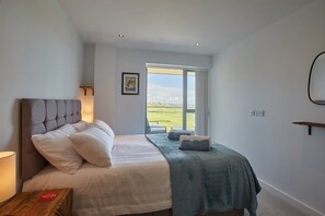 2 bedrooms, Egyptian cotton sheets, iron/ironing board, WiFi
