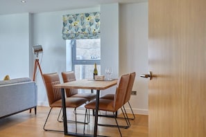 Dining - Apartment, Sea Views, 5 mins Walk to Fistral (Newquay)