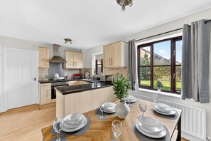 Unclassified image, 4 of 39, button