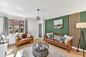 Unclassified image, 2 of 39, button