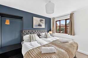 Unclassified image, 5 of 39, button