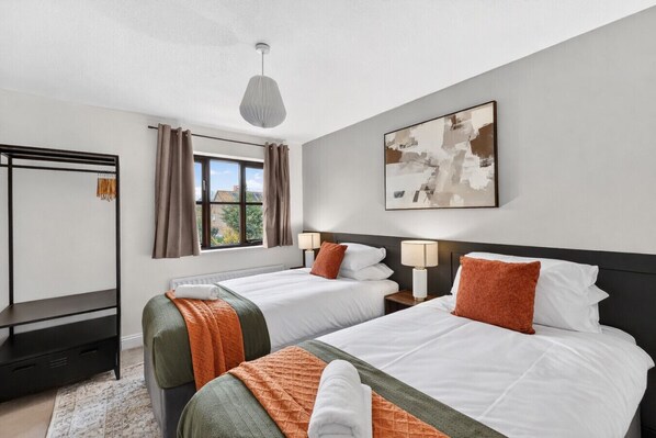 Unclassified image, 1 of 39, button