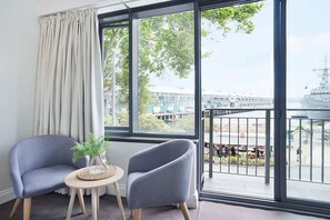 Interior - King Size Studio With Water View, Walk To The City (Woolloomooloo)