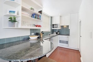 Fridge, microwave, oven, coffee/tea maker