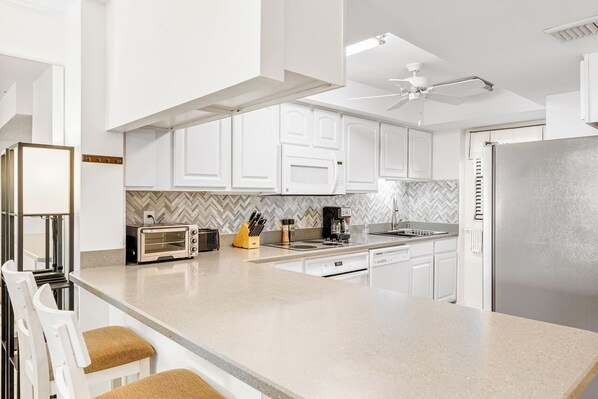 Fridge, microwave, oven, stovetop