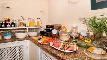 Free daily cooked-to-order breakfast