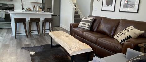 Smart TV, fireplace, table football, stereo