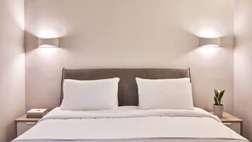 2 chambres, bureau, fer et planche Ă repasser, lit parapluie