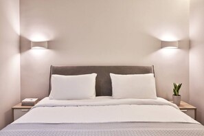 2 soveværelser, skrivebord, strygejern/strygebræt, weekendseng