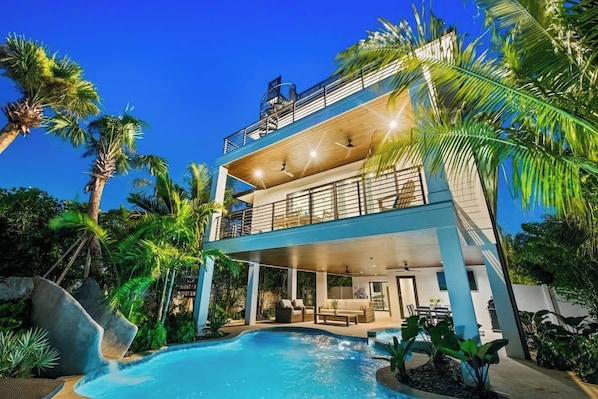 Outdoor pool, a heated pool