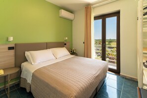 标准房 | 客房内保险箱、免费 WiFi