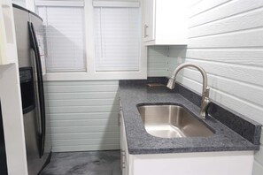 Interior - Flying Fish Lodge Yellow Fin -  Beach Access - Island Realty (Grand Isle)