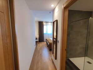 标准双床房 | 免费 WiFi、  床单