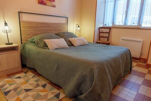 2 chambres, fer et planche à repasser, accès au Wi-Fi (inclus)