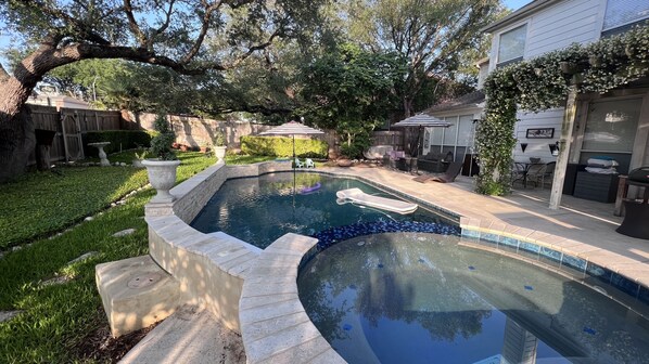 Outdoor pool, a heated pool - Great Family Home with a POOL & HOT TUB (schertz)