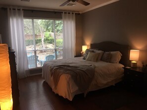 5 bedrooms, desk, iron/ironing board, free WiFi - Great Family Home with a POOL & HOT TUB (schertz)