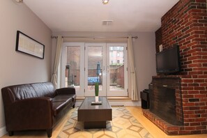 Apartment, 2 Bedrooms | Living area