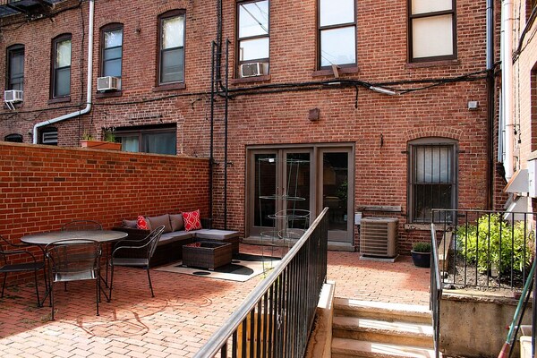 Maverick Suites At 402 Columbus Ave - Boston, MA