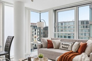 TV, Netflix, streaming services