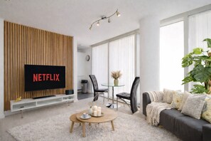 TV, Netflix, streaming services