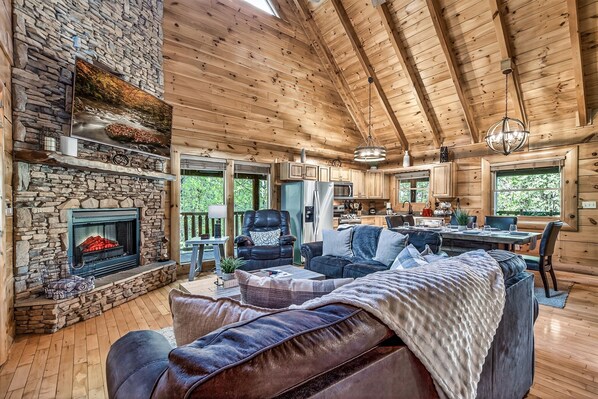 Smart TV, fireplace, streaming services