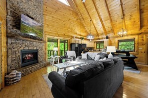 Smart TV, fireplace, streaming services