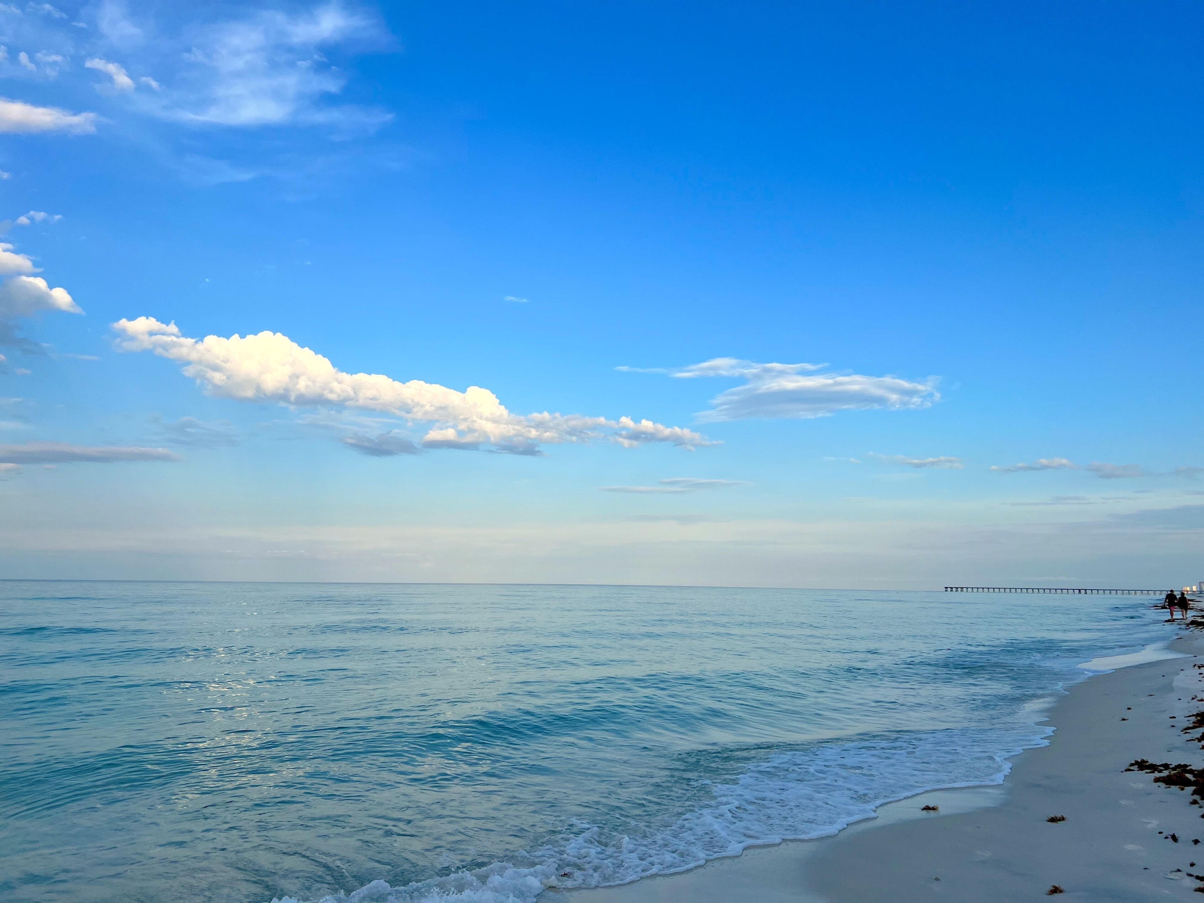 Beach nearby, sun loungers, beach towels