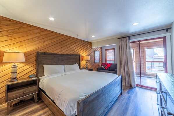 2 habitaciones, escritorio, tabla de planchar con plancha y wifi 