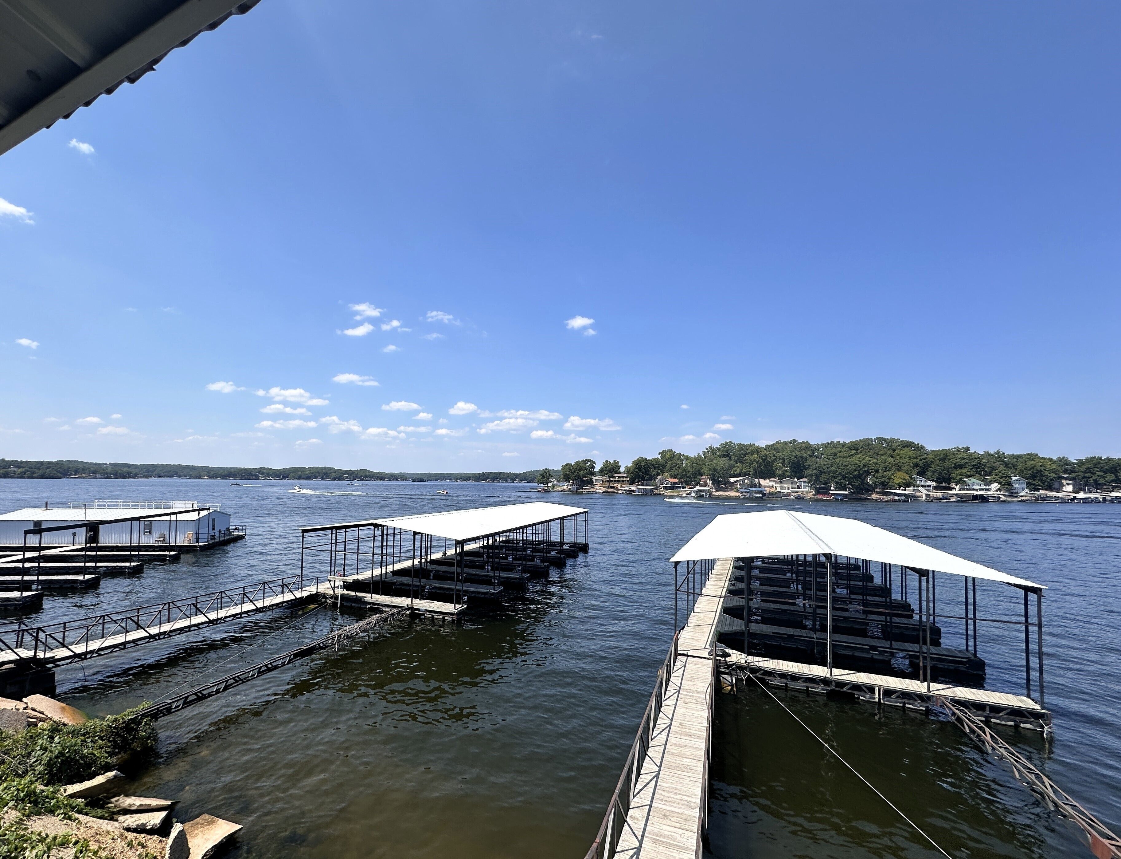 comfort condo, 2 bedrooms, 2 bathrooms, lake view | lake view