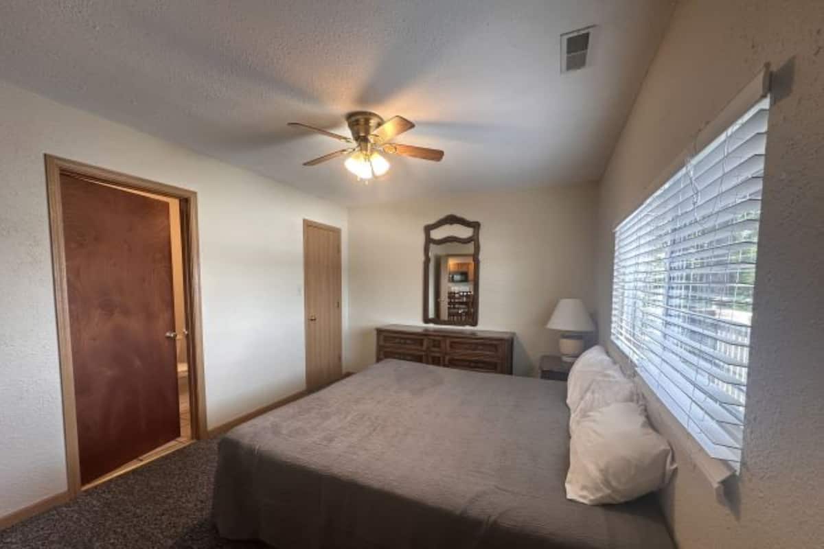 Deluxe Condo, 4 Bedrooms, Kitchen, Lake View