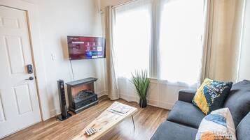 TV, fireplace