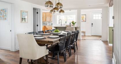 Winter Retreat with Hot Tub and Views, near skiing