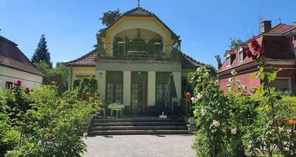 Studio near the beach with internet