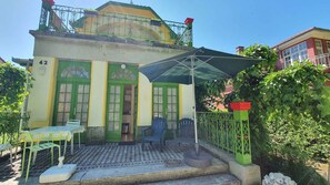 Outdoor dining - Studio near the beach with internet (Siófok)