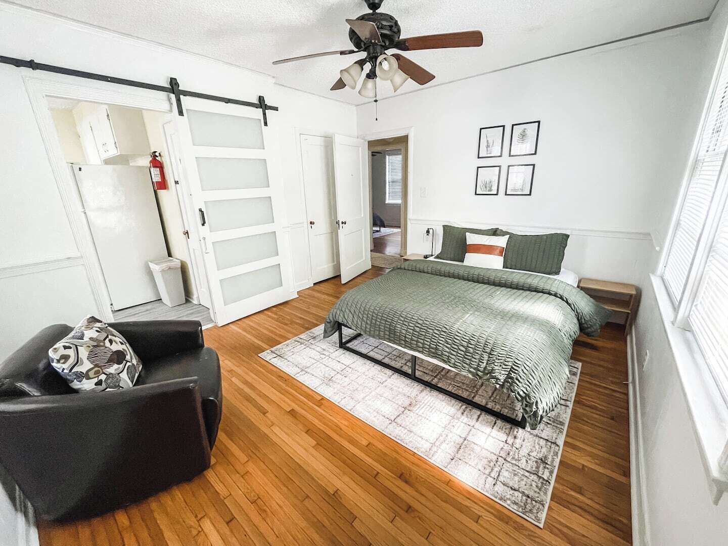 3 chambres, bureau, fer et planche à repasser, Wi-Fi gratuit