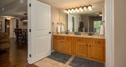 Cozy Condo on the RiverCozy Riverside 3 Bedroom/3 Bath Retreat