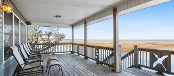 Black Dog Lodge & Fishing Charter- Waterfront!