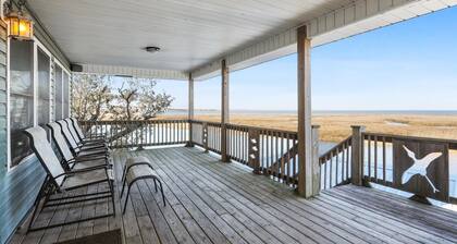 Black Dog Lodge & Fishing Charter- Waterfront!