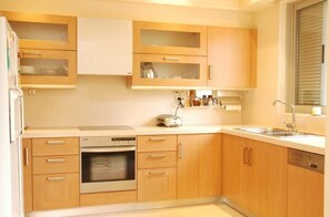 Frigorifero, microonde, forno, macchina per tè/caffè